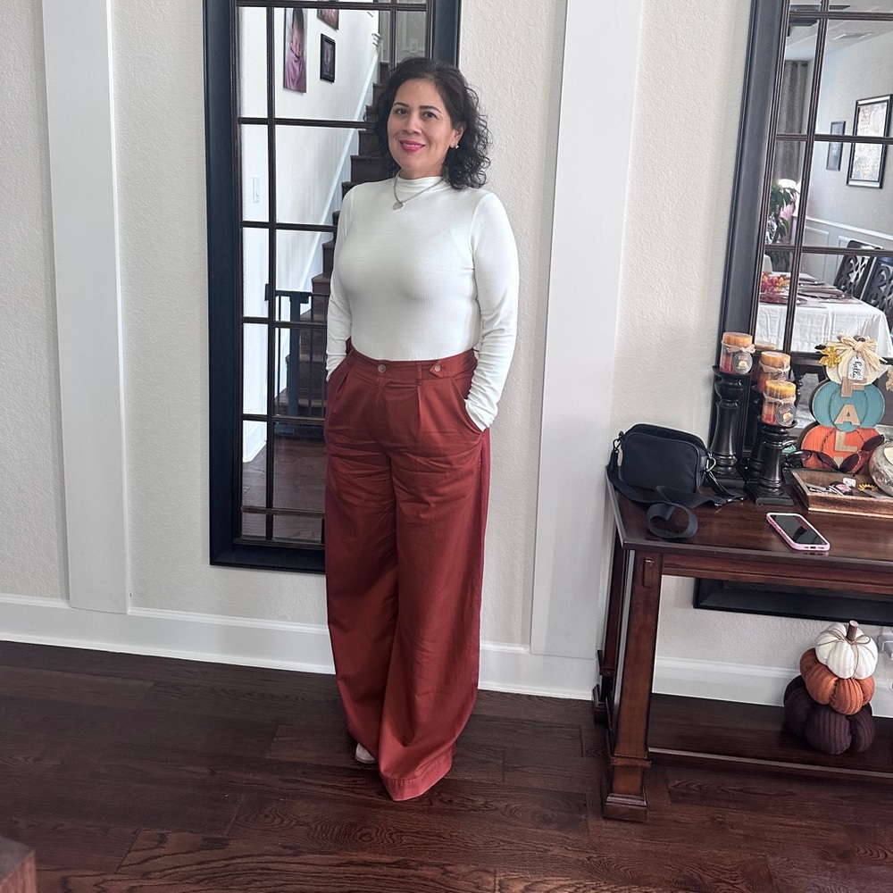 Meet your Posher, Claudia